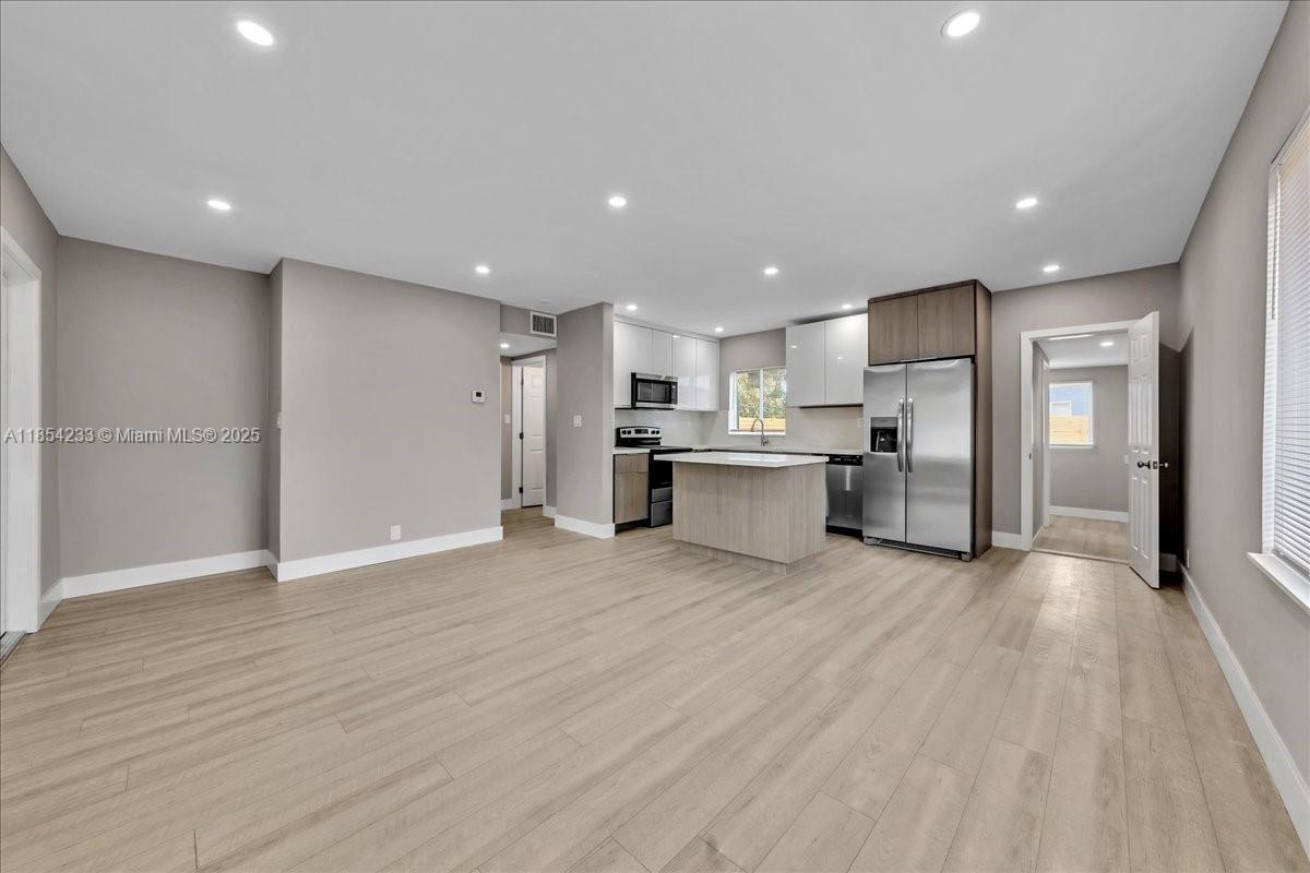108 SE 23rd St