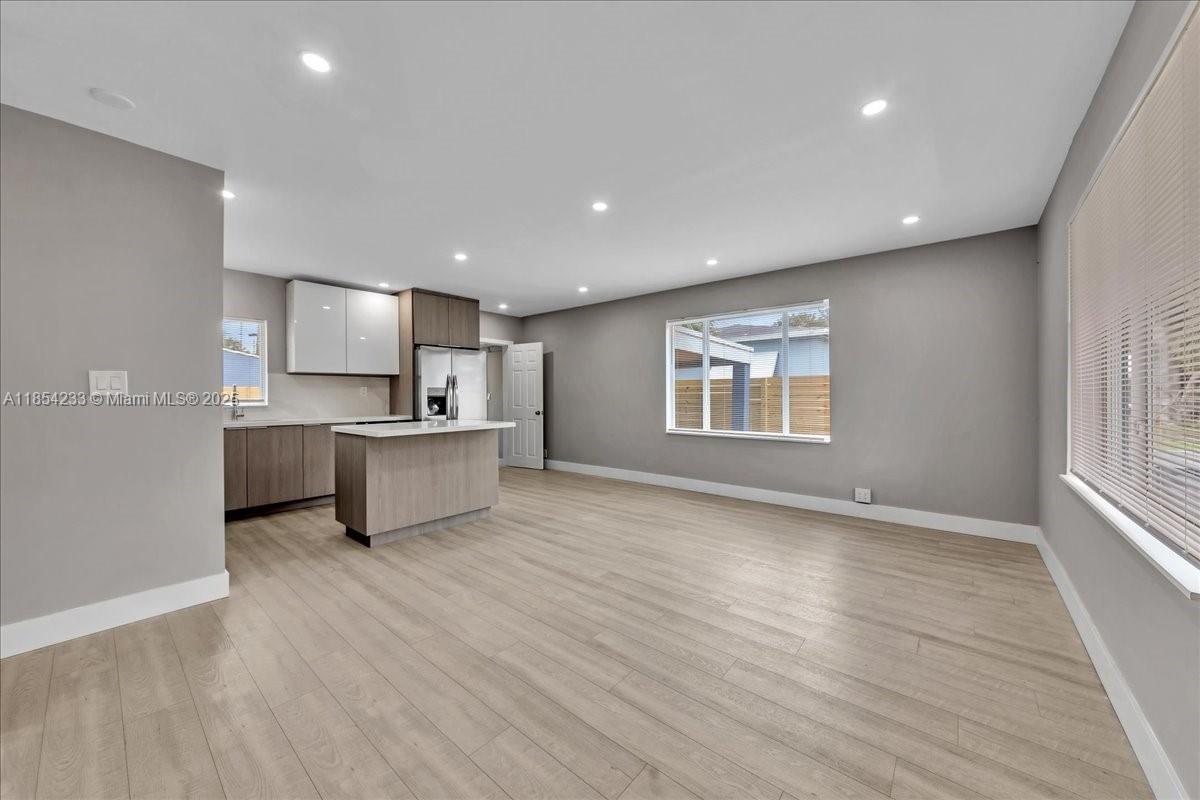 FT. LAUDERDALE - Residential Income