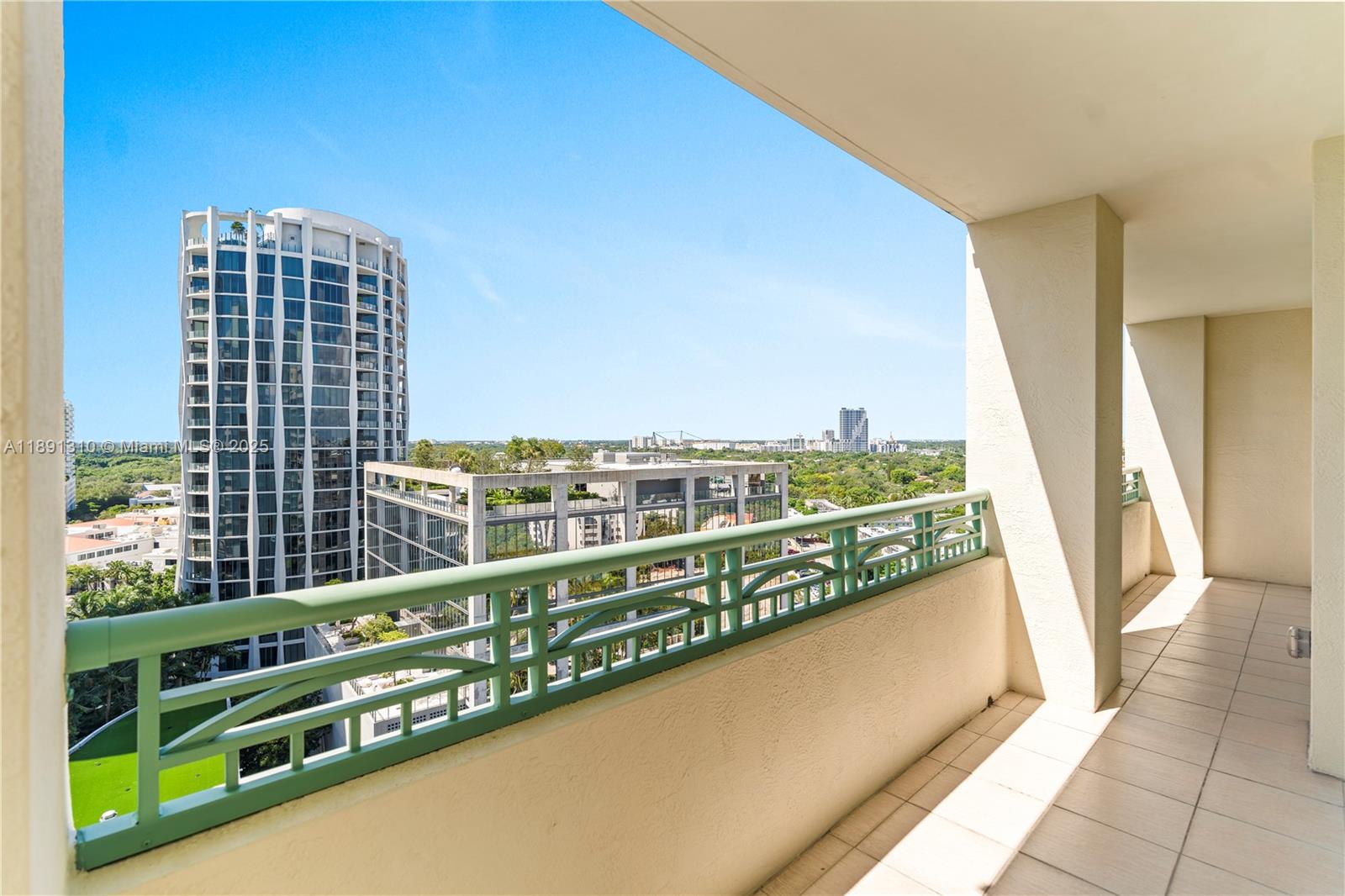 3350 SW 27 AV 1503