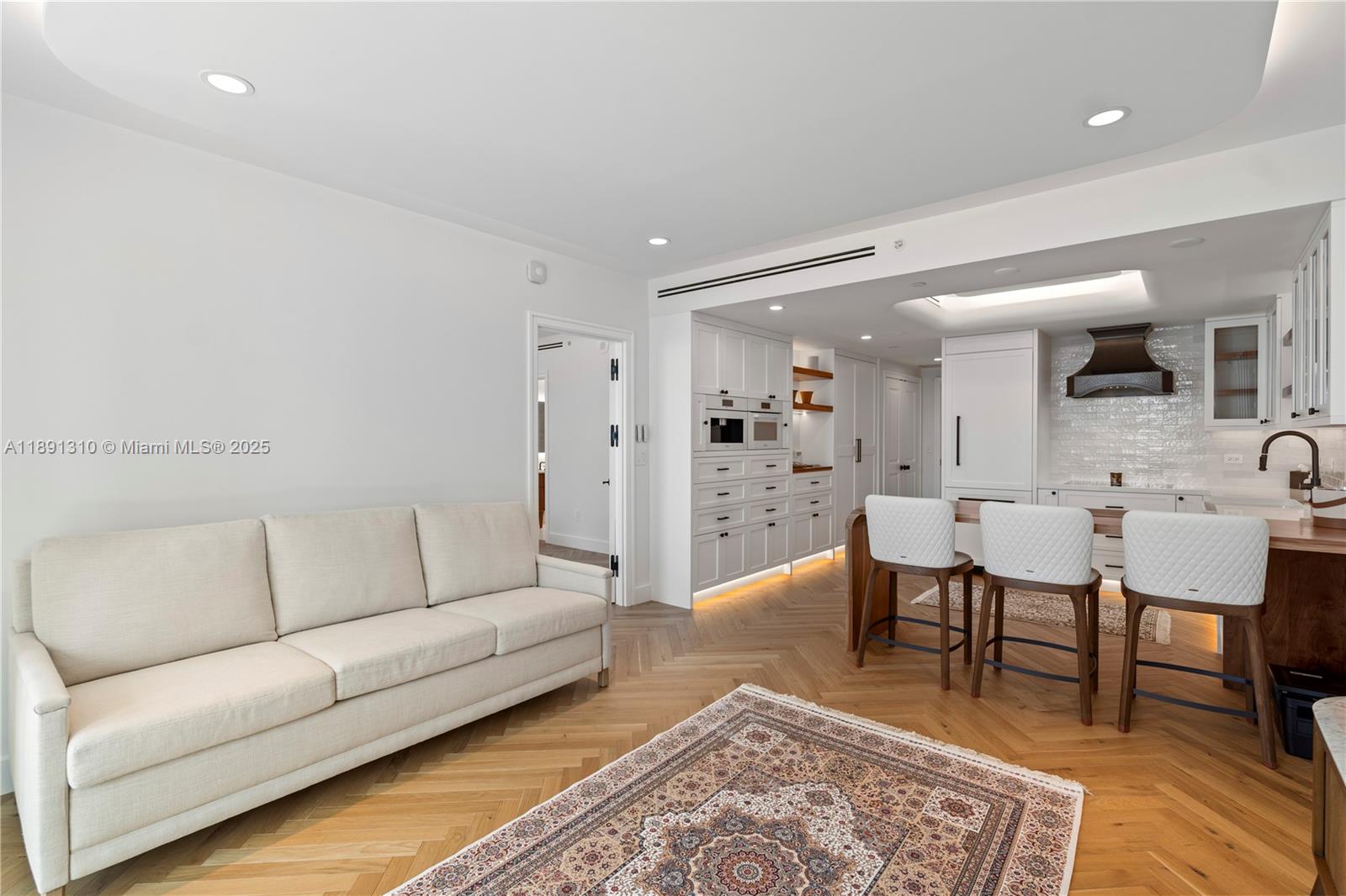 3350 SW 27 AV 1503