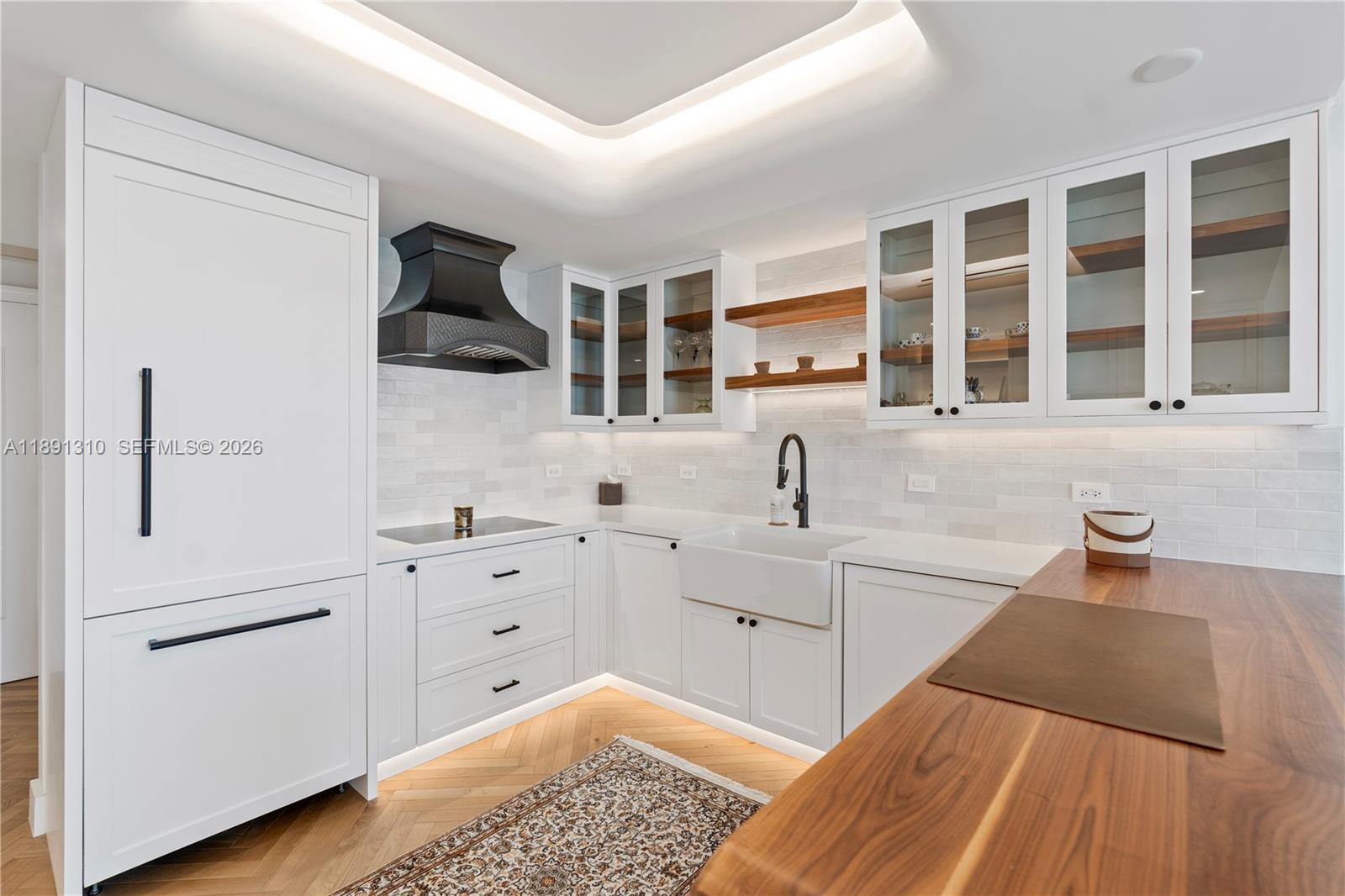 THE EXECUTIVE RESIDENCES - Residential