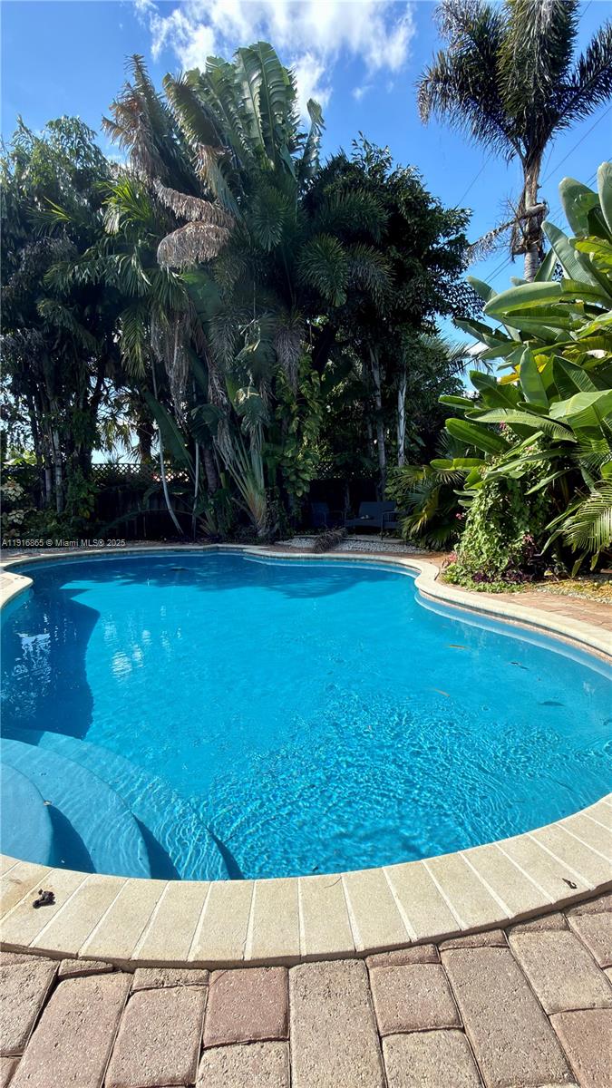 CORAL HEIGHTS SEC 3 - Residential Lease