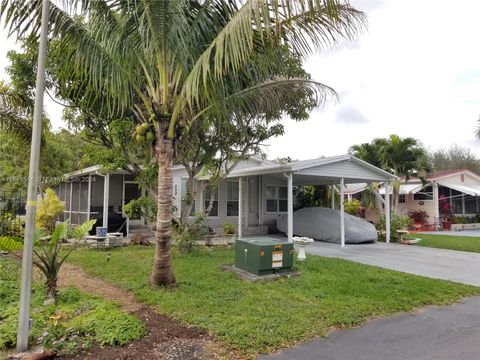 Mobile Home in Homestead FL 35303 180th Ave unit 302 Ave.jpg