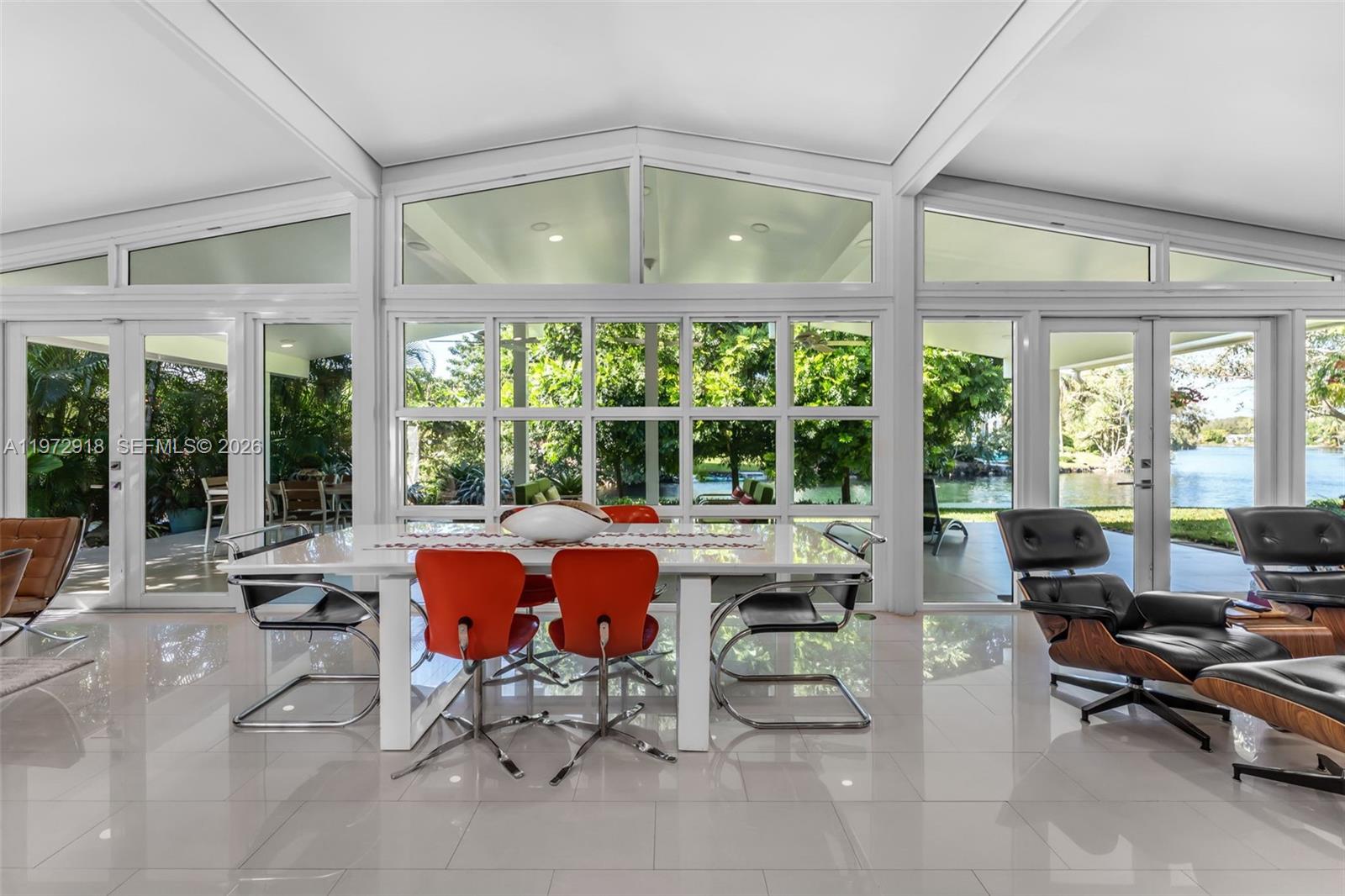 ROCK LAKE - Residential