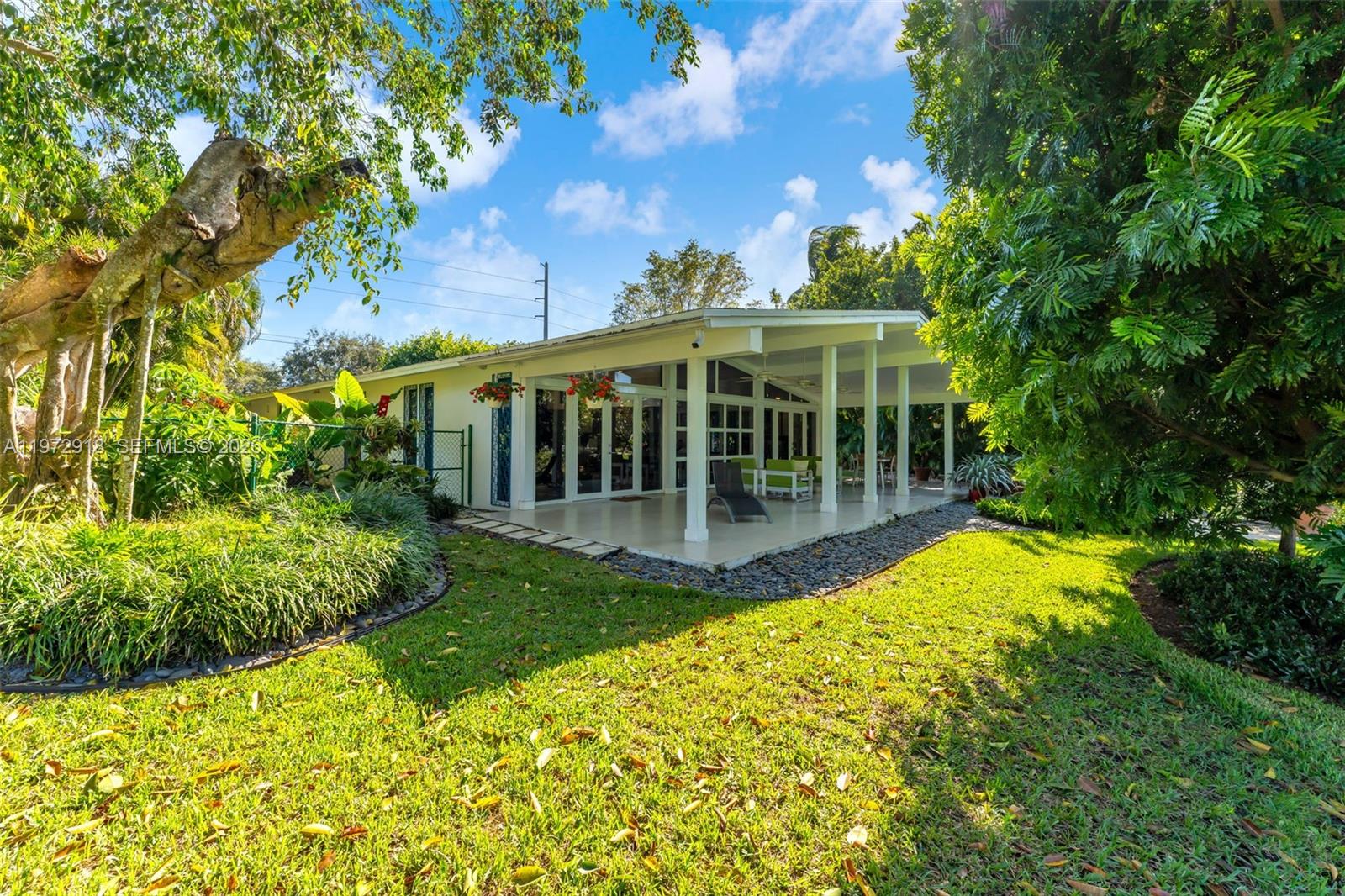 ROCK LAKE - Residential