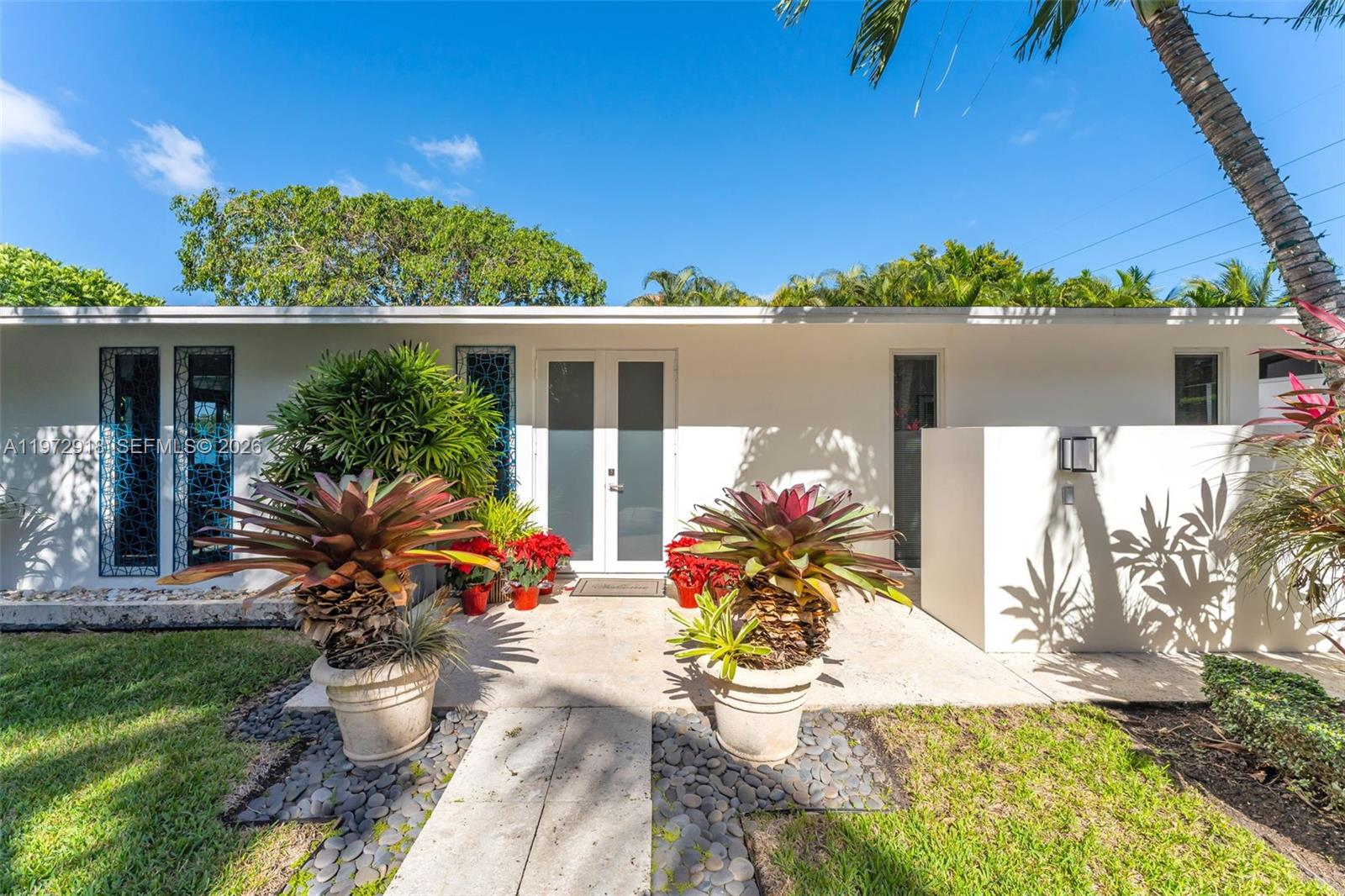 ROCK LAKE - Residential