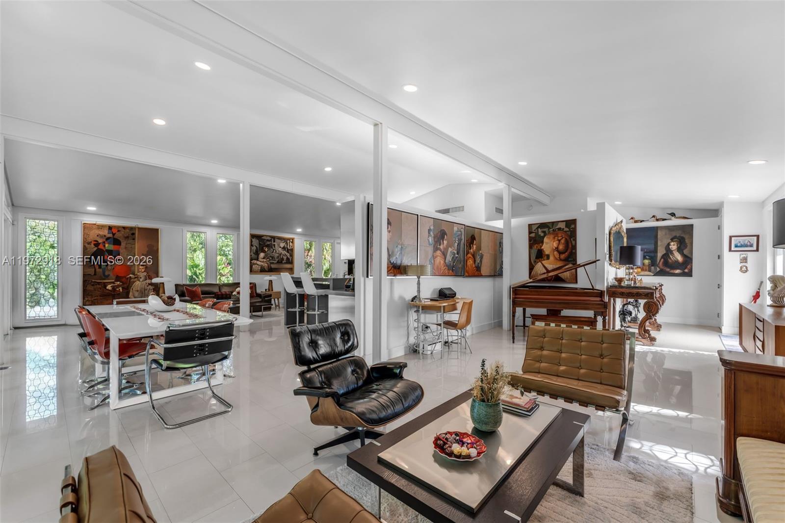 ROCK LAKE - Residential