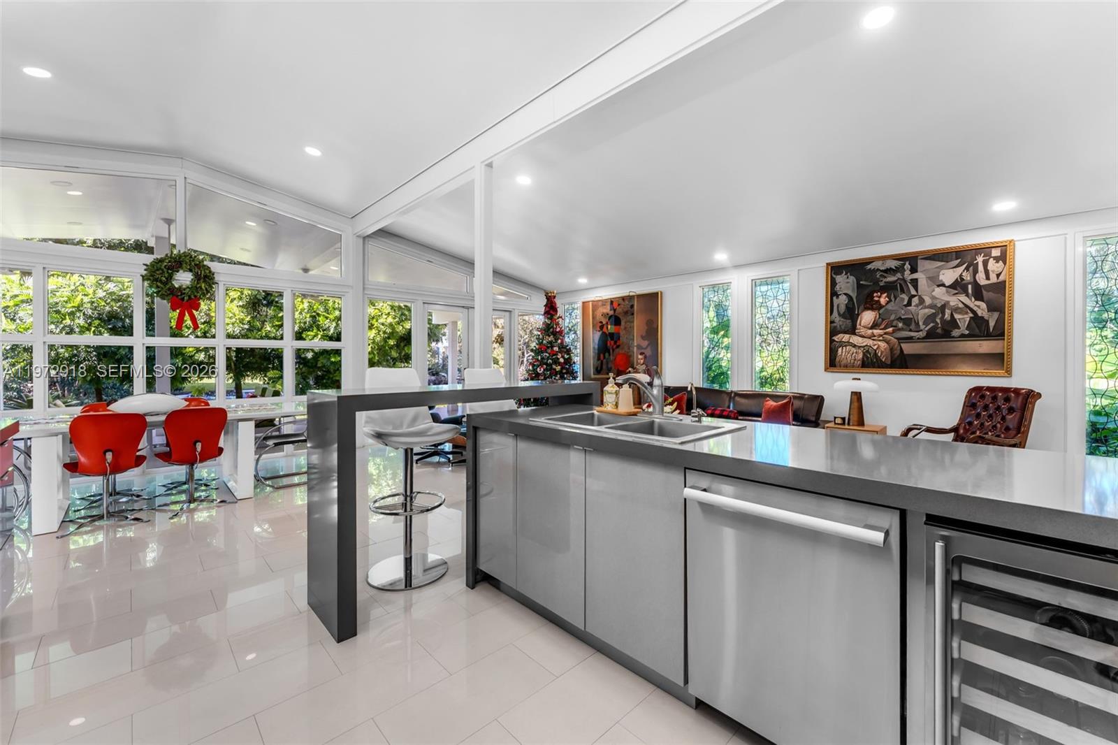 ROCK LAKE - Residential