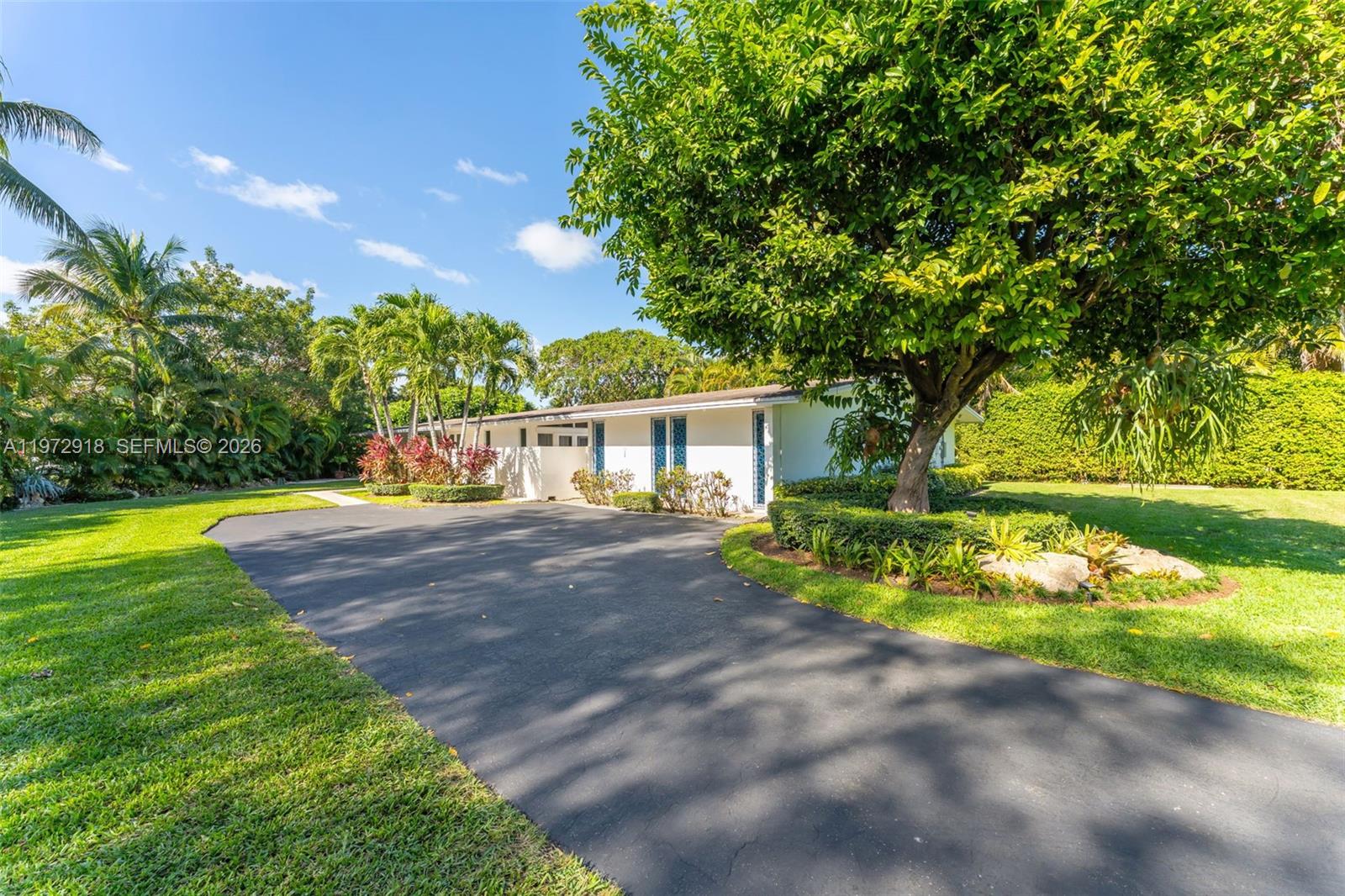 ROCK LAKE - Residential