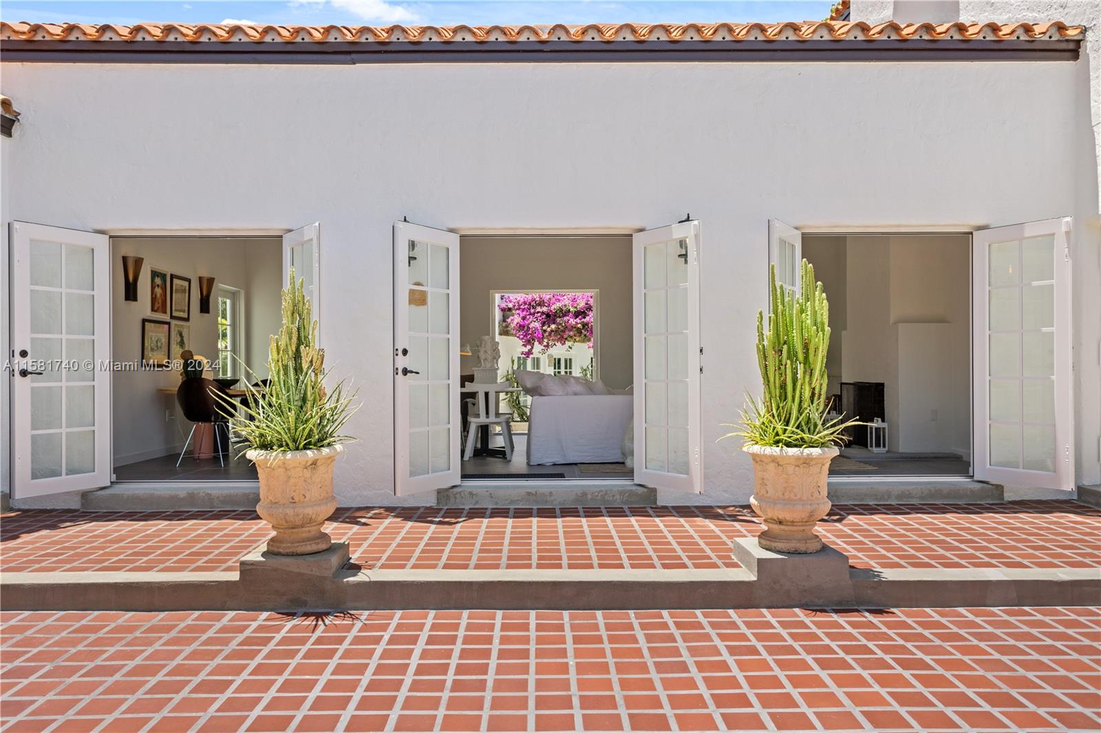 CORAL GABLES RIVIERA SEC - Residential