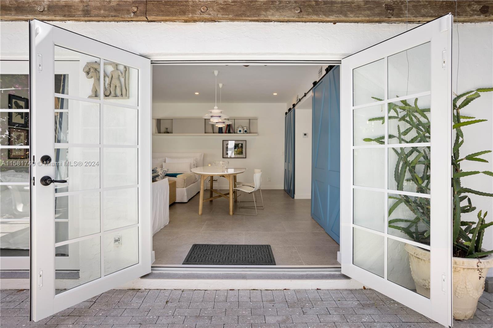 CORAL GABLES RIVIERA SEC - Residential