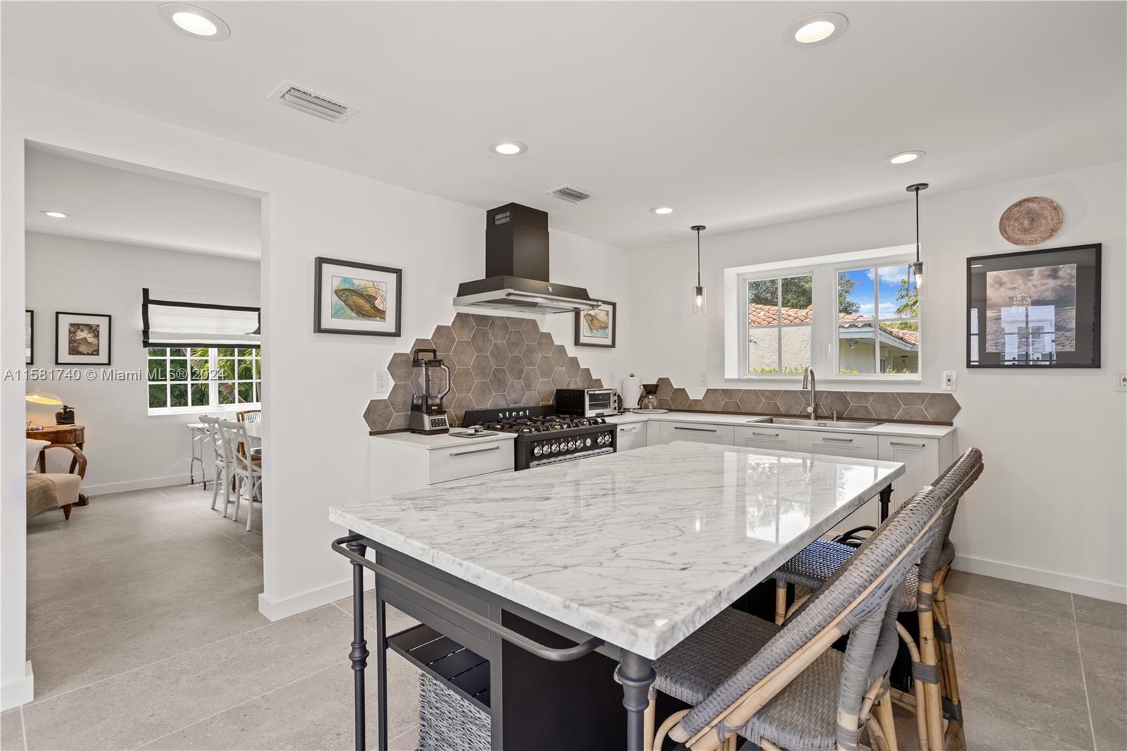 CORAL GABLES RIVIERA SEC - Residential