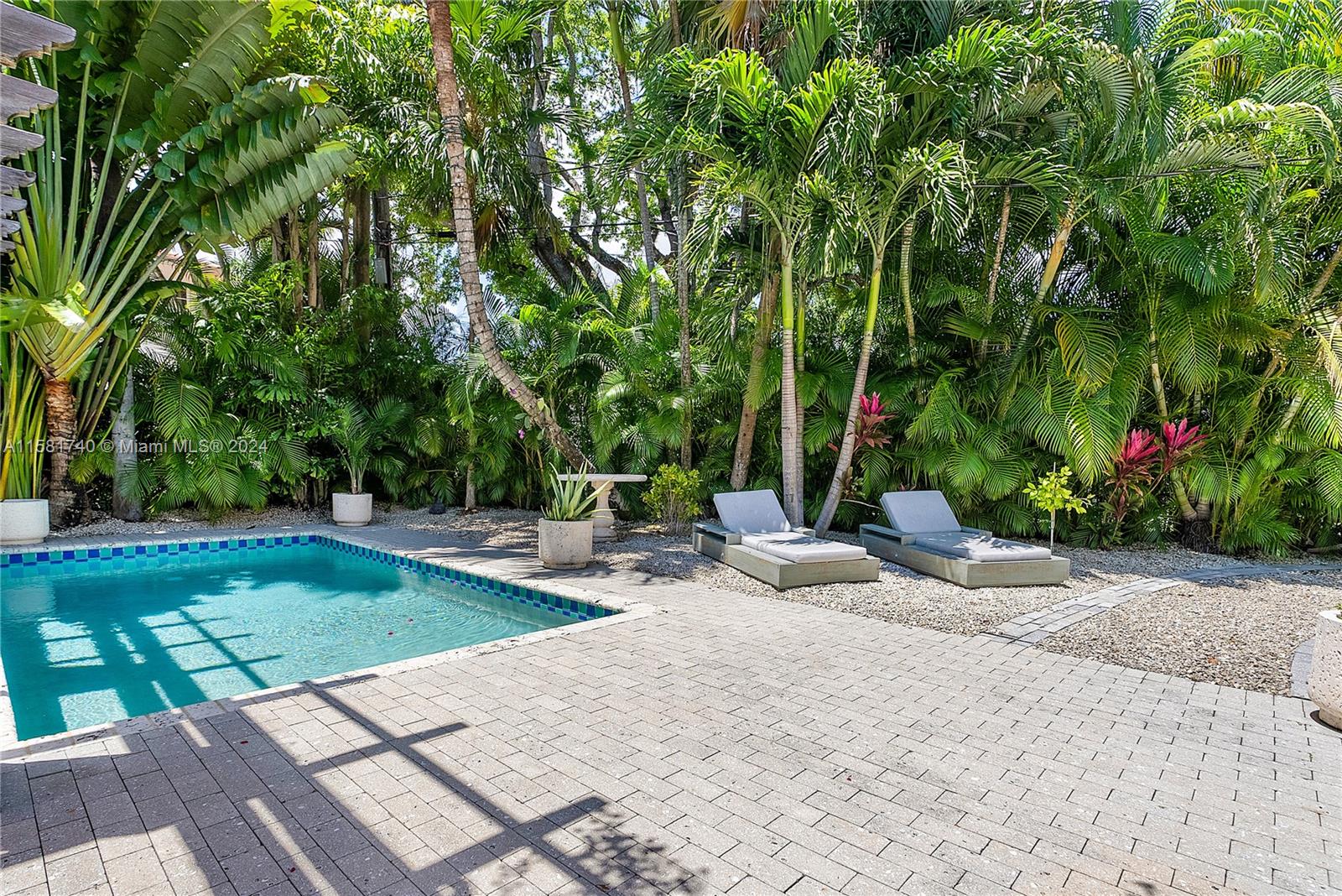 CORAL GABLES RIVIERA SEC - Residential