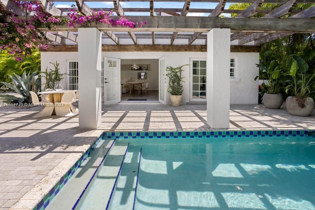 CORAL GABLES RIVIERA SEC - Residential