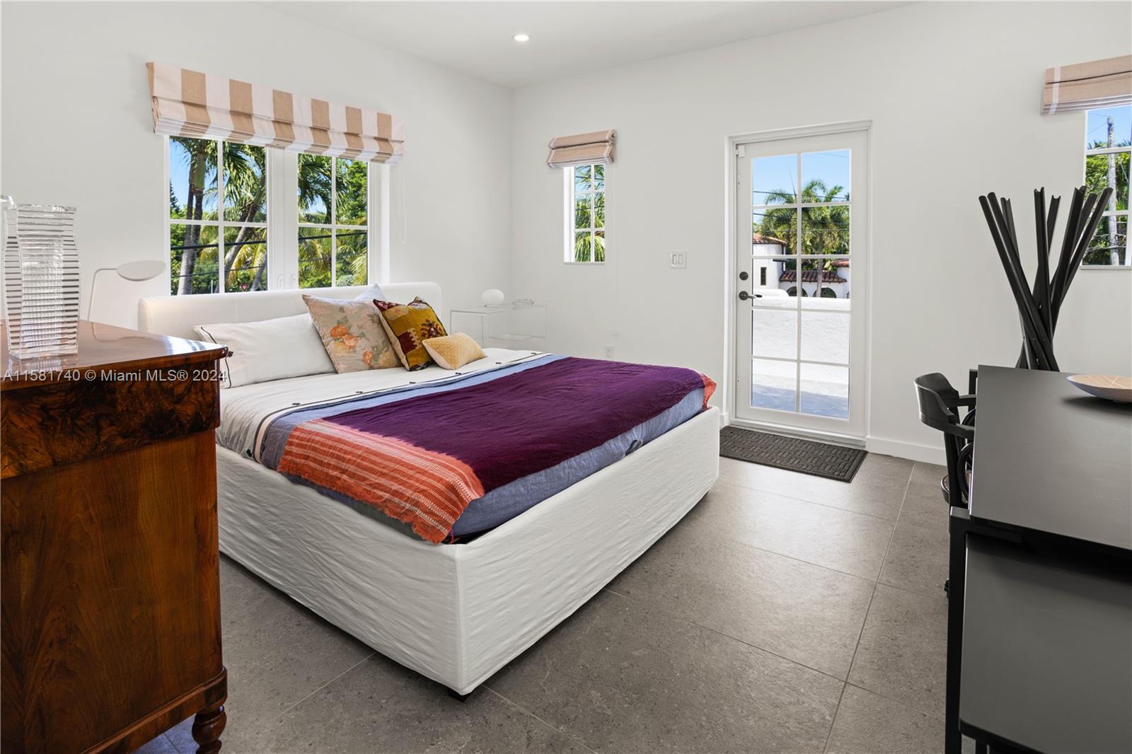 CORAL GABLES RIVIERA SEC - Residential