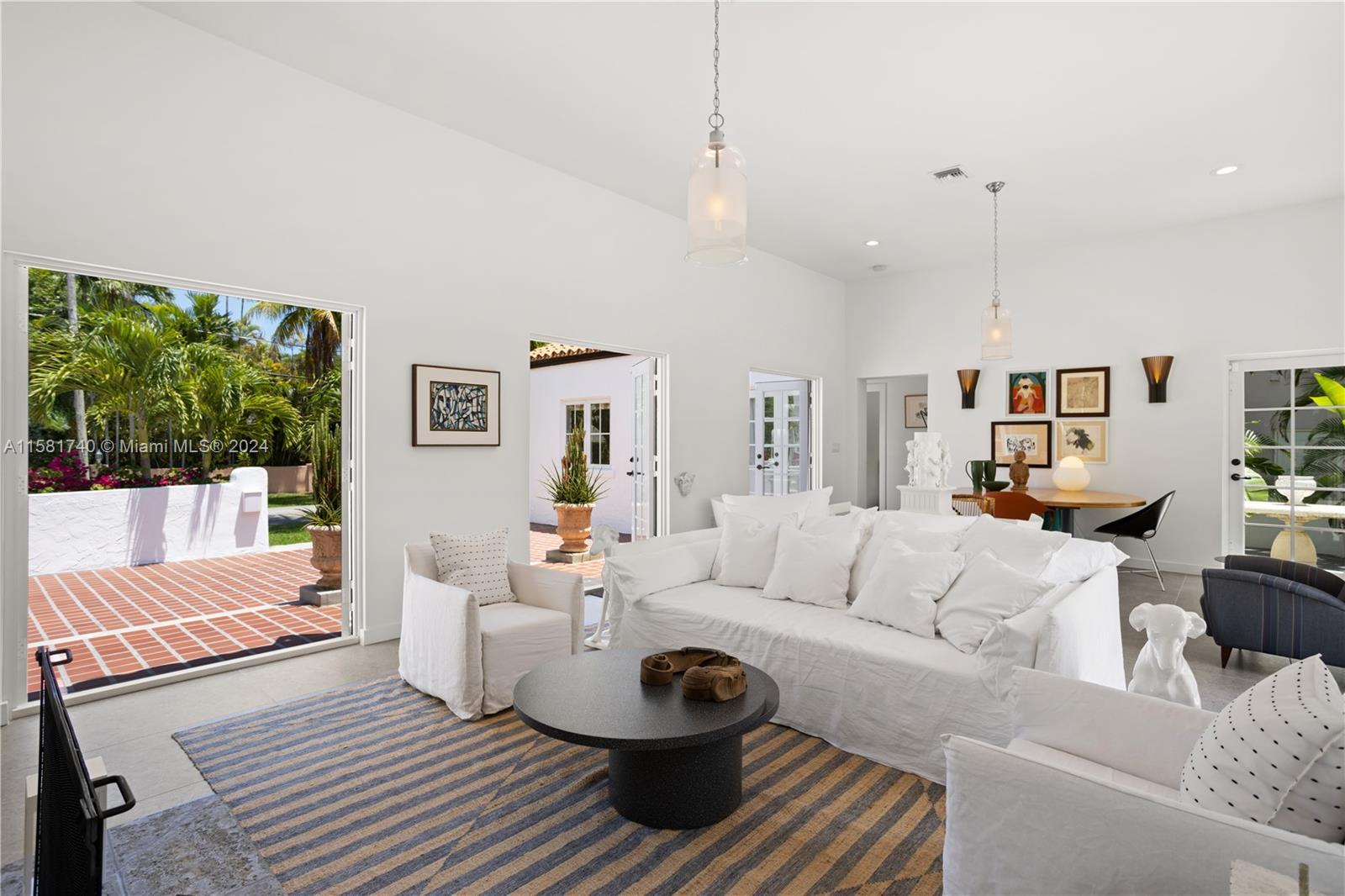 CORAL GABLES RIVIERA SEC - Residential