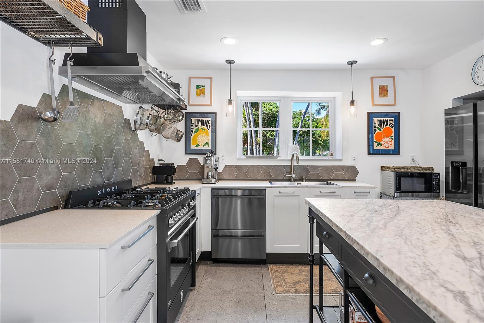 CORAL GABLES RIVIERA SEC - Residential