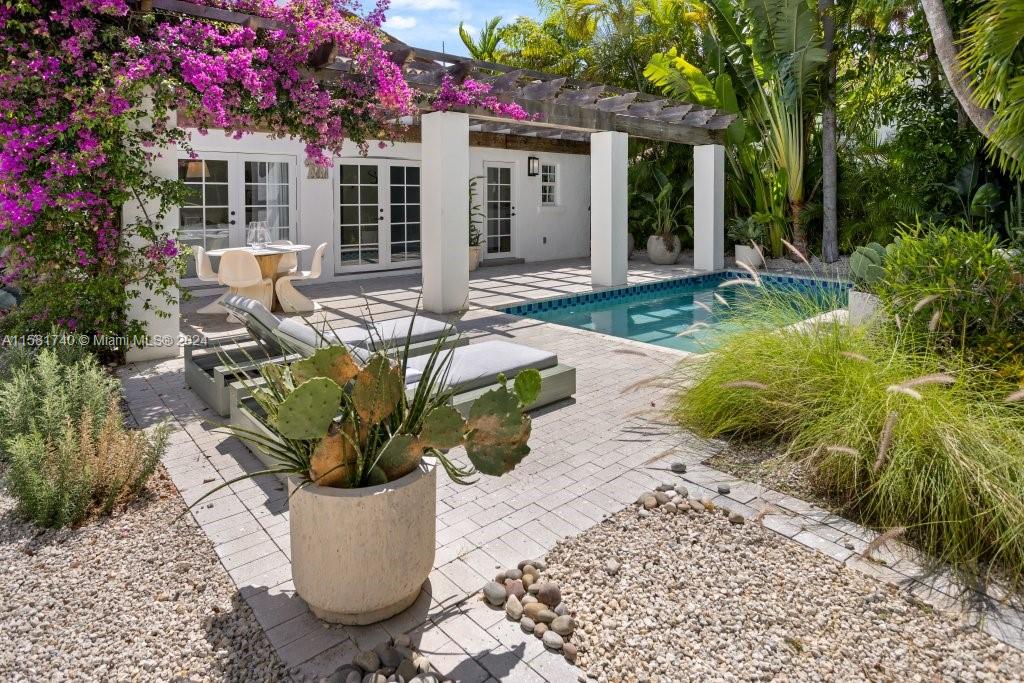 CORAL GABLES RIVIERA SEC - Residential