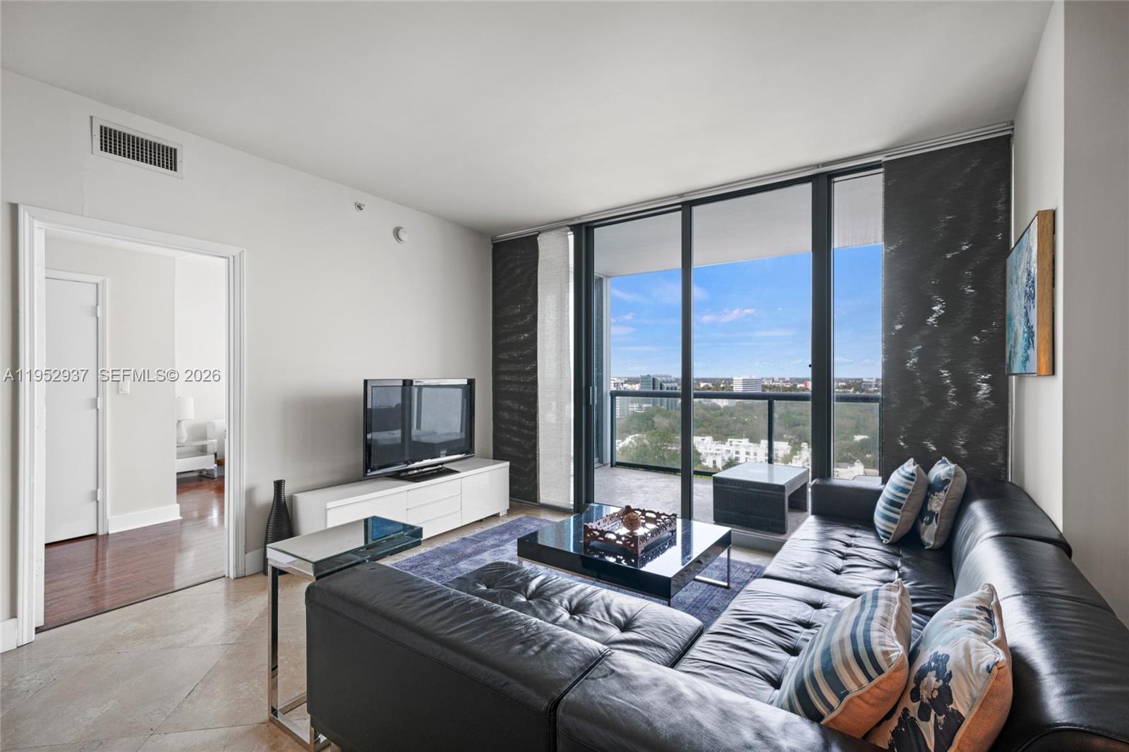 BLUE CONDO - Residential