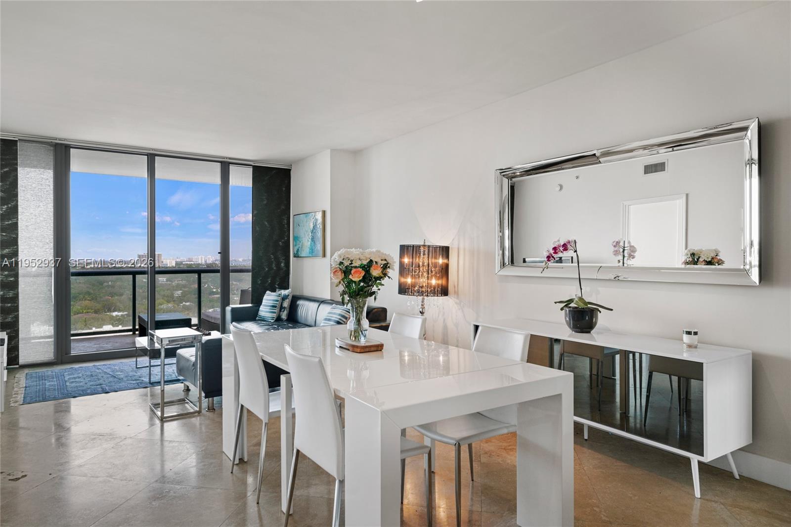 BLUE CONDO - Residential