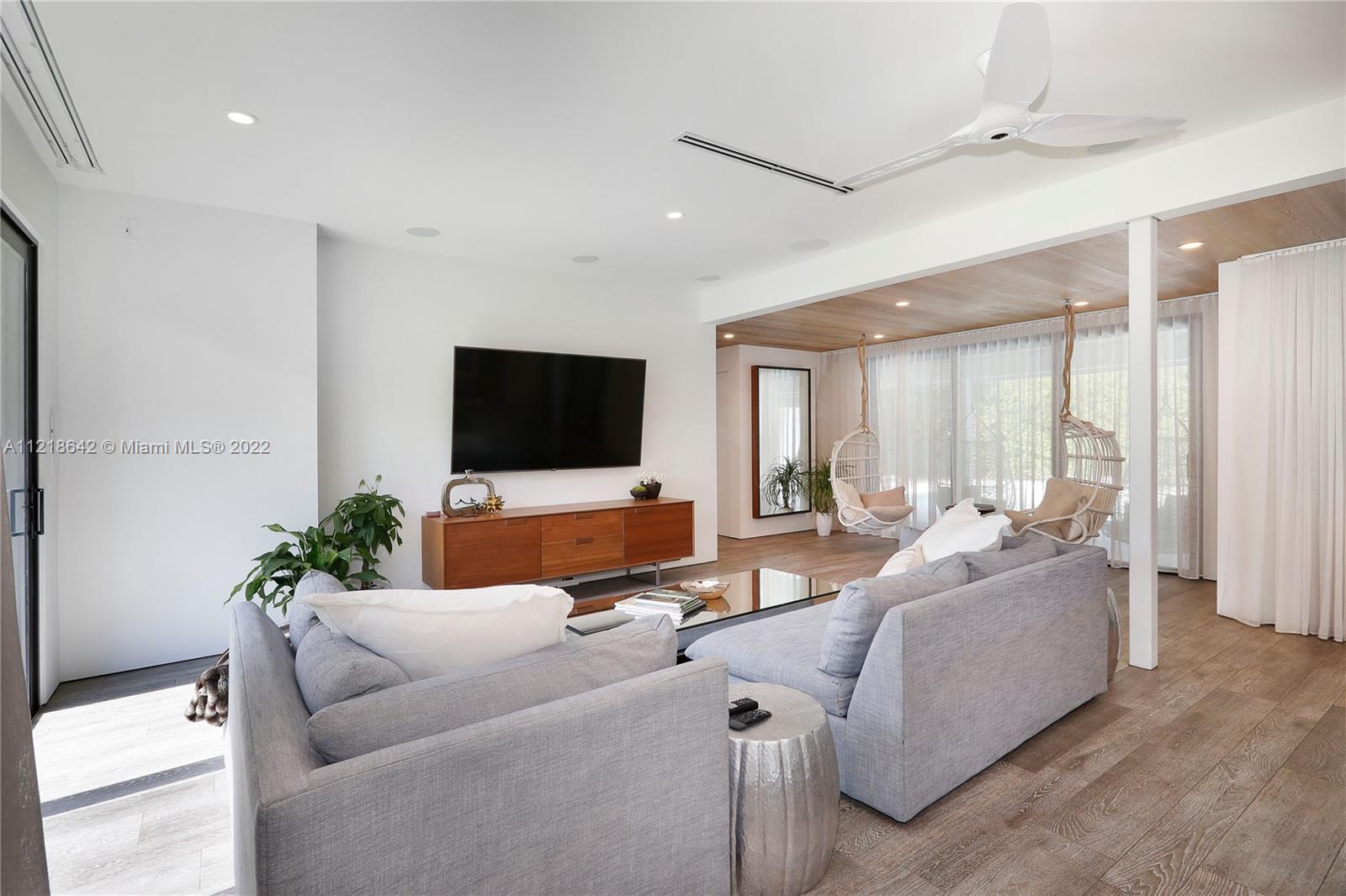 CORAL GABLES SEC E - Residential