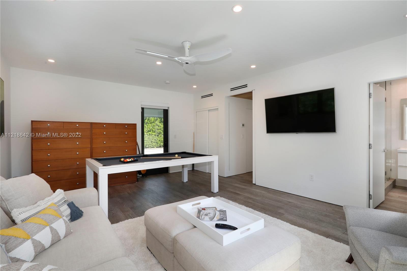 CORAL GABLES SEC E - Residential