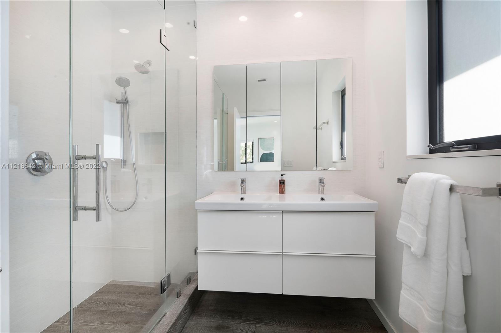 CORAL GABLES SEC E - Residential