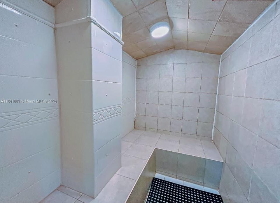 PARKER PLAZA CONDO ESTATE - Residential Lease