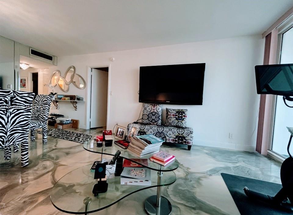 PARKER PLAZA CONDO ESTATE - Residential Lease