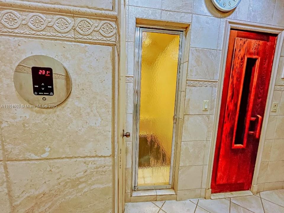 PARKER PLAZA CONDO ESTATE - Residential Lease