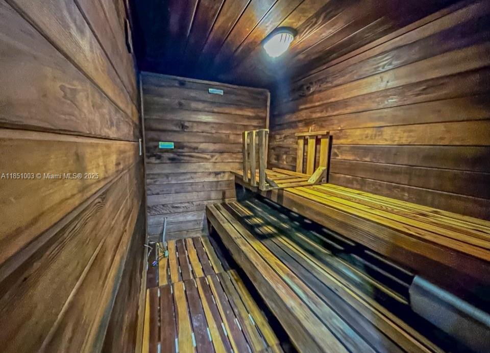 PARKER PLAZA CONDO ESTATE - Residential Lease