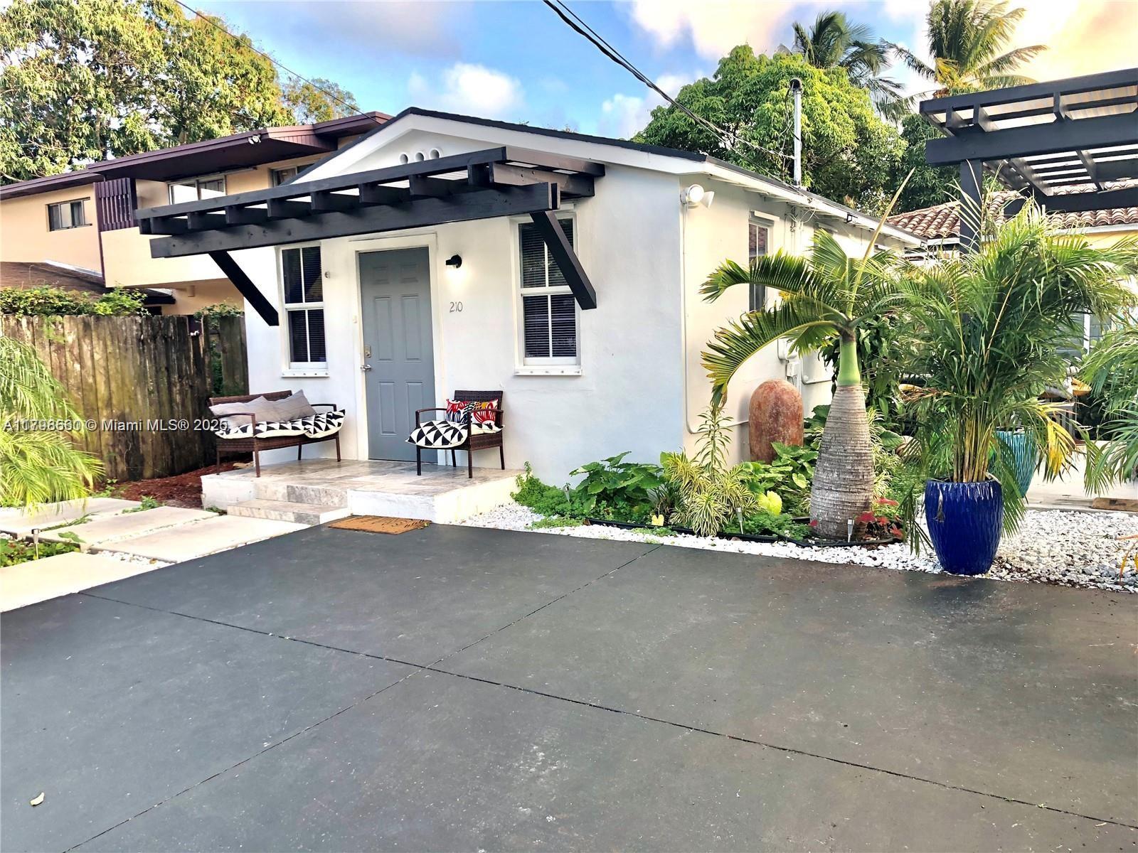 Rental Property at 210 Ne 110th St 210, Miami, Broward County, Florida - Bedrooms: 1 
Bathrooms: 1  - $2,500 MO.