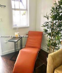 210 NE 110th St 210