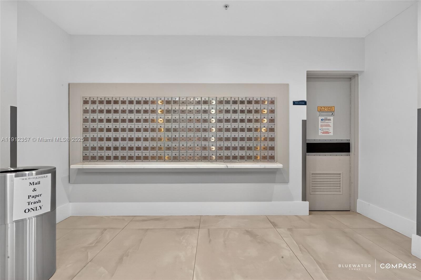 RESIDENCES ON HOLLYWOOD B - Residential