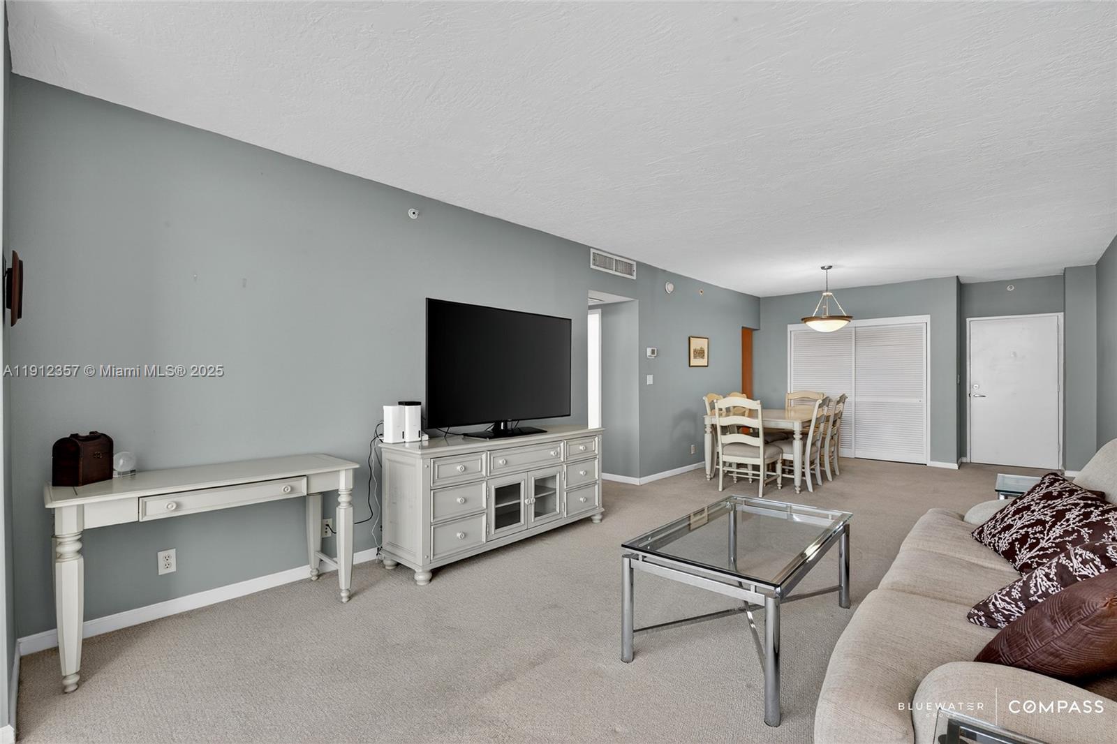 RESIDENCES ON HOLLYWOOD B - Residential