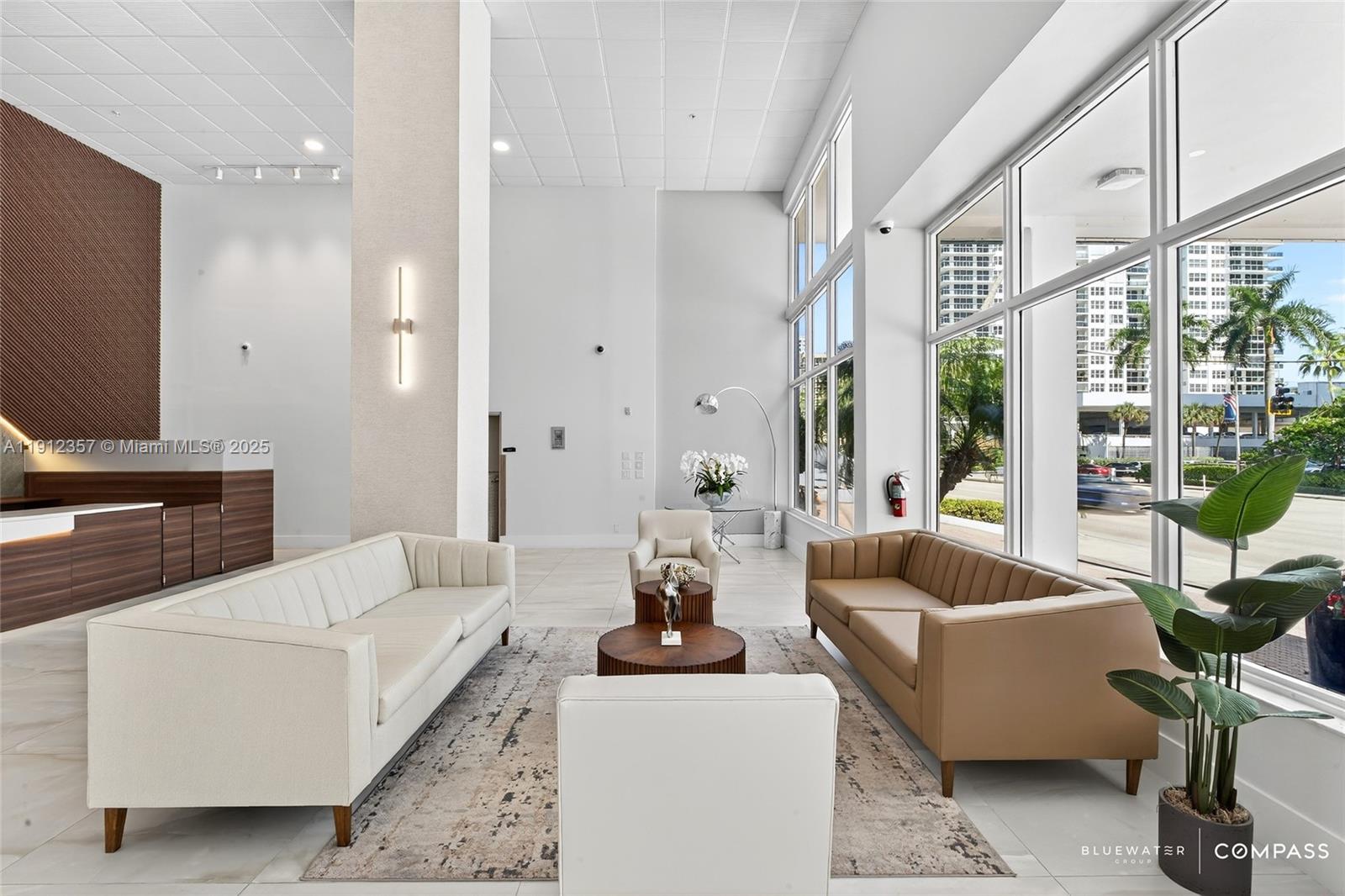 RESIDENCES ON HOLLYWOOD B - Residential