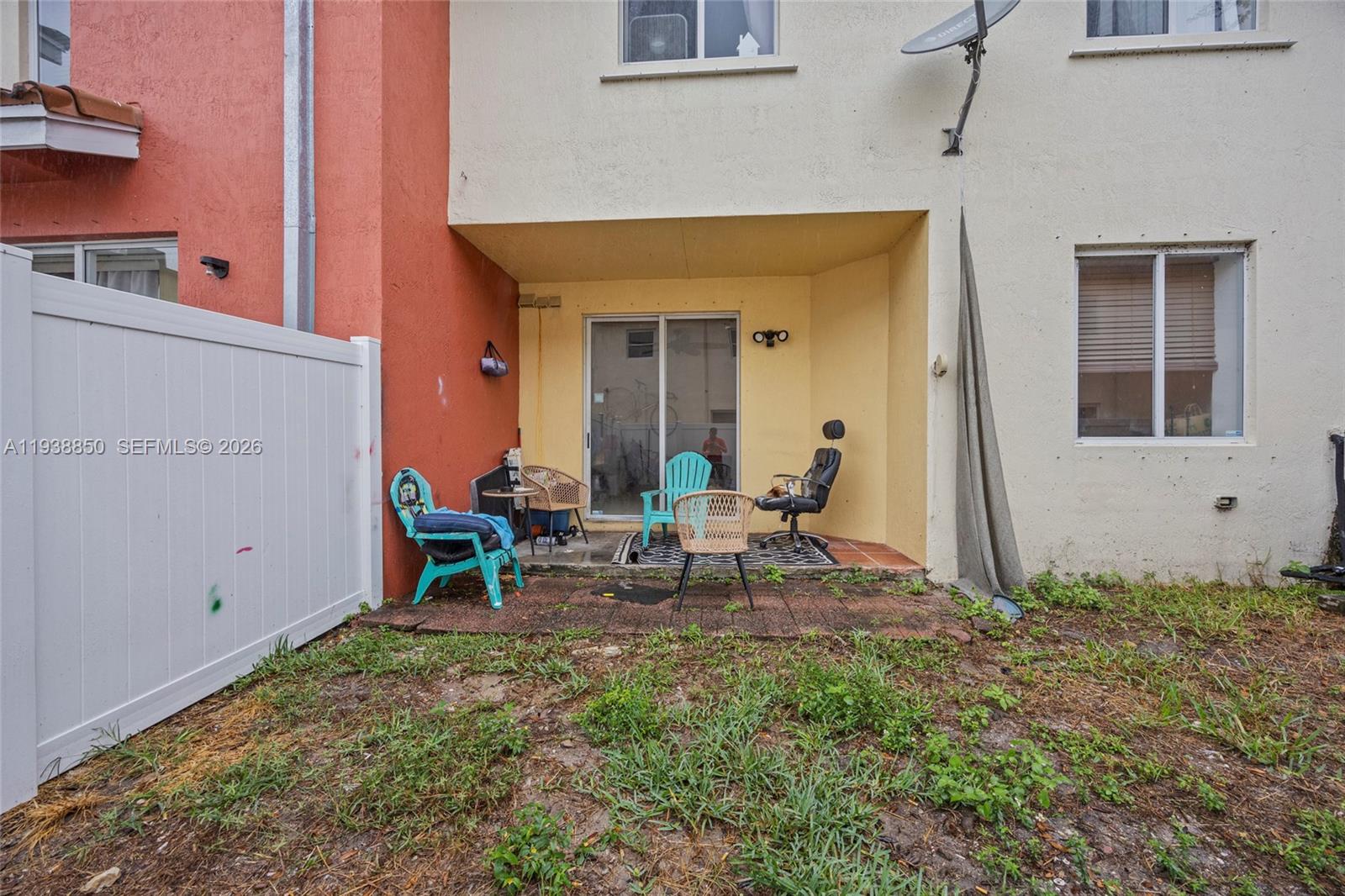 VILLAS AT OAK HAMMOCK - Residential