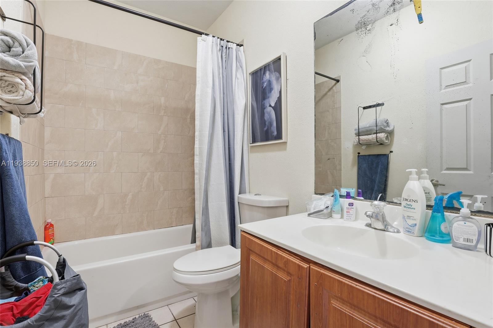 VILLAS AT OAK HAMMOCK - Residential