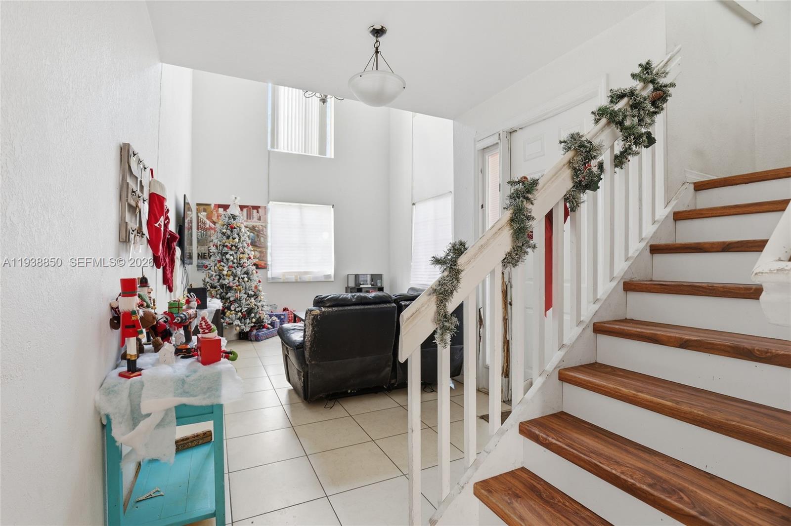 VILLAS AT OAK HAMMOCK - Residential