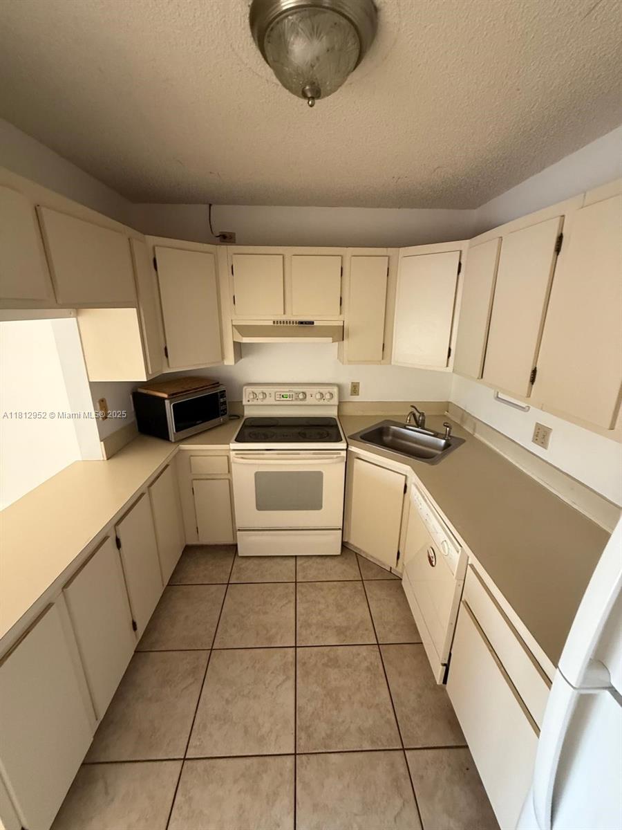 PINE RIDGE NORTH VILLAGE - Residential
