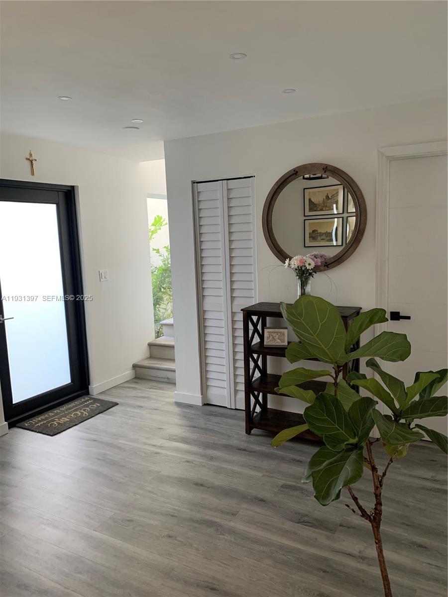 SNAPPER CREEK TOWNHOUSES - Residential Lease