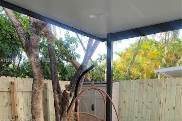 SNAPPER CREEK TOWNHOUSES - Residential Lease