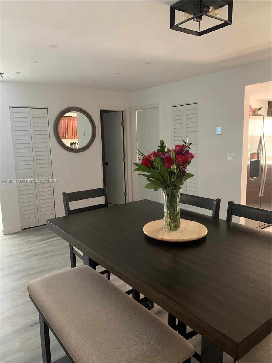 SNAPPER CREEK TOWNHOUSES - Residential Lease