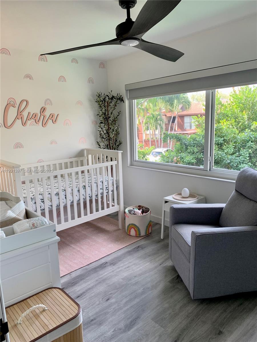 SNAPPER CREEK TOWNHOUSES - Residential Lease