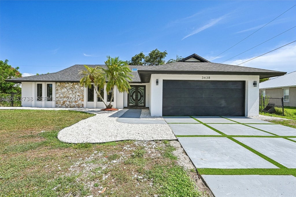 Photo of 3438 SE Hart Cir, Port St Lucie, FL 34984 (MLS # A12032738)