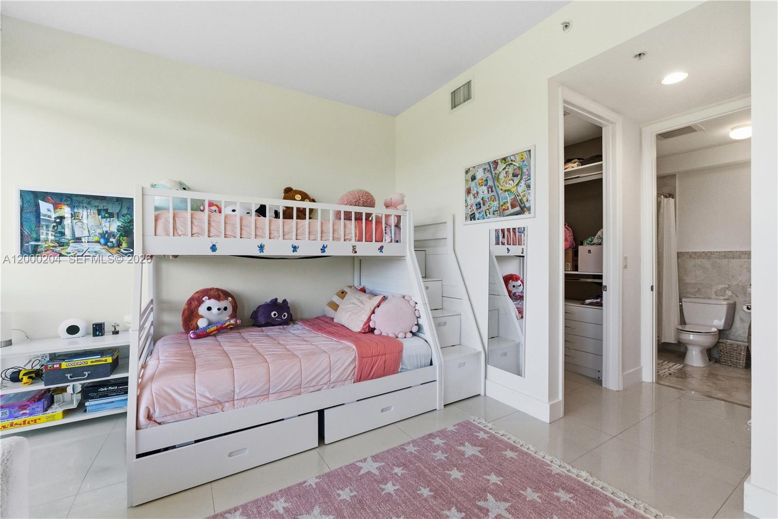 RESIDENCES AT RIVERWALK C - Residential