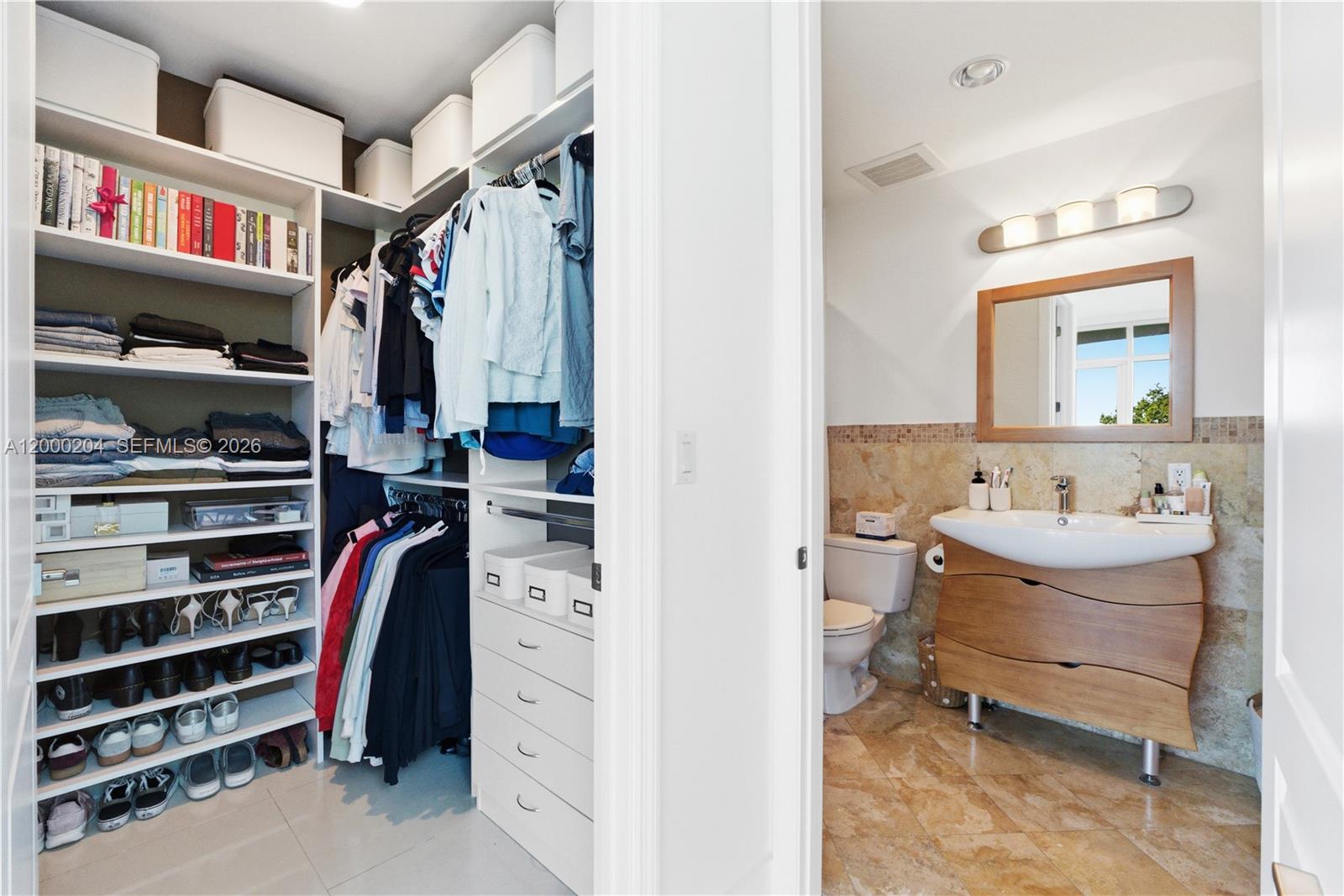 RESIDENCES AT RIVERWALK C - Residential