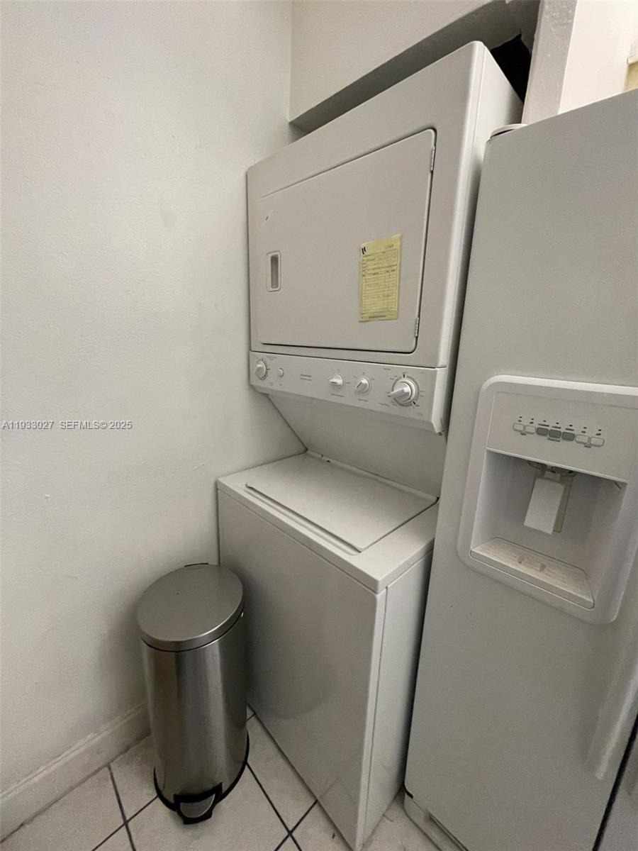 CORAL SPRINGS ESTATE TOWN - Residential Lease