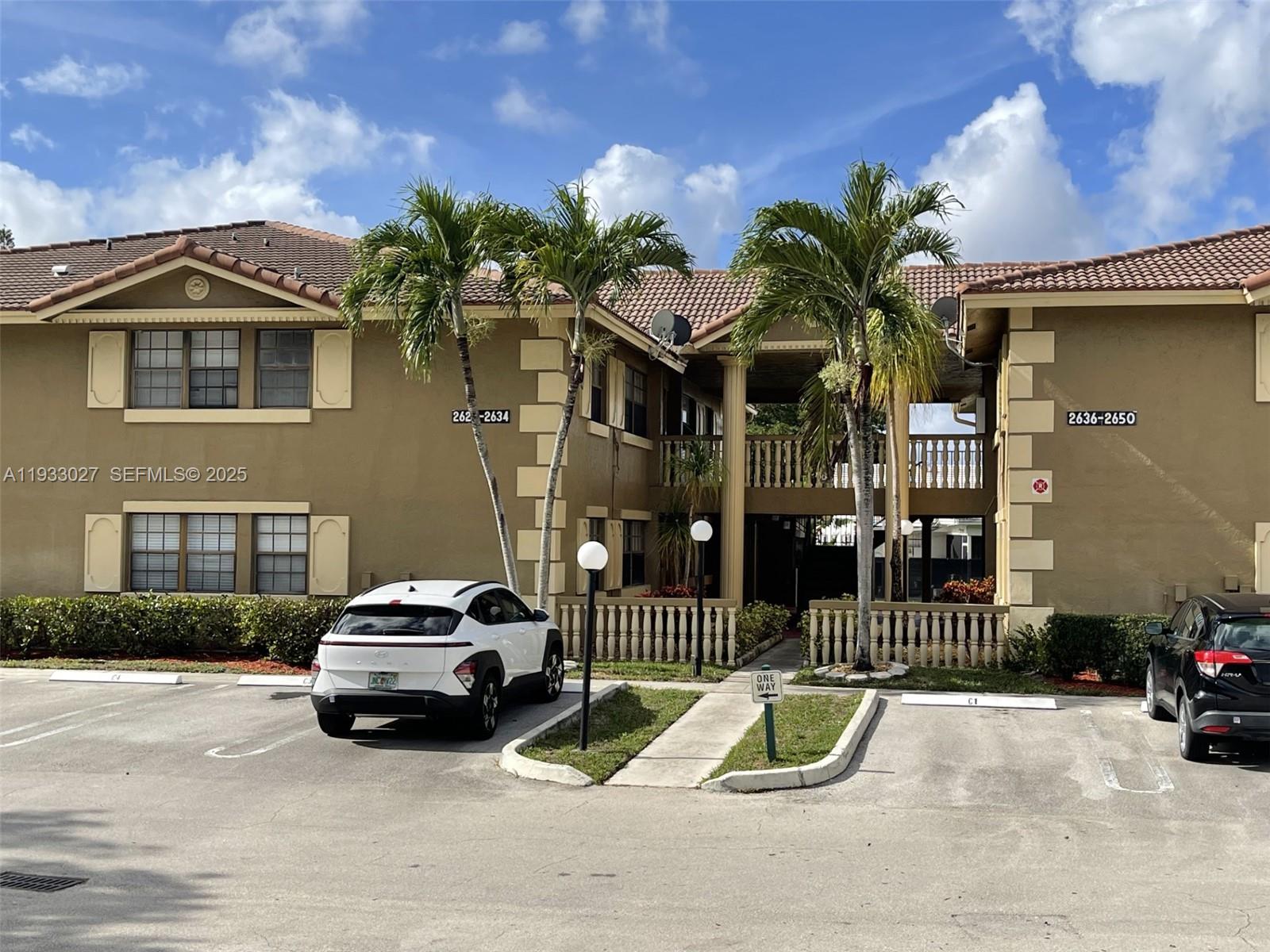 CORAL SPRINGS ESTATE TOWN - Residential Lease