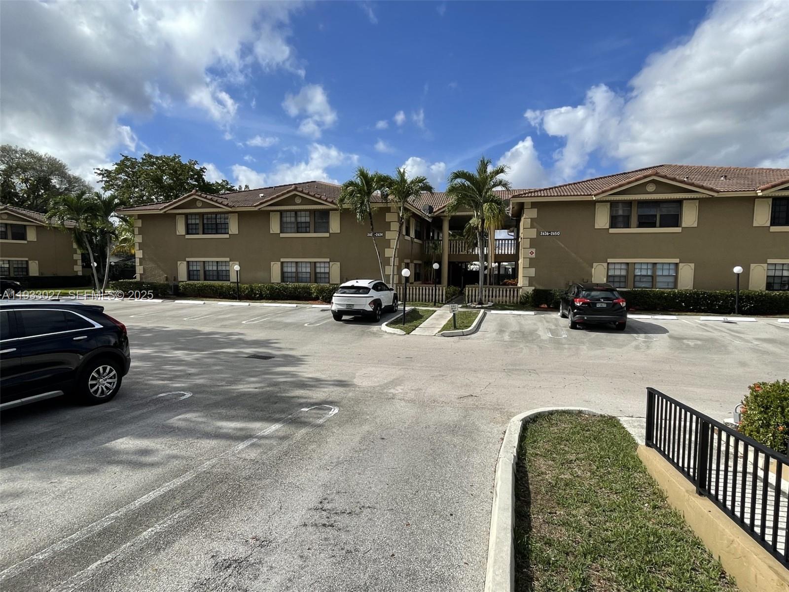 CORAL SPRINGS ESTATE TOWN - Residential Lease